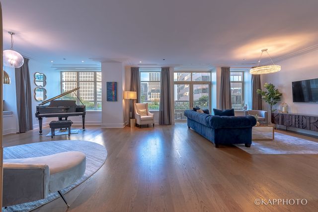 118 E Erie Street 15A, Chicago, IL 60611