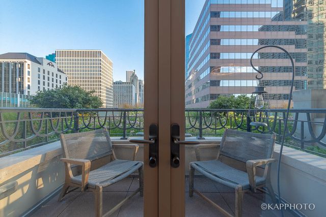 118 E Erie Street 15A, Chicago, IL 60611