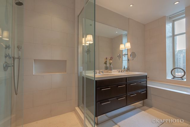 118 E Erie Street 15A, Chicago, IL 60611