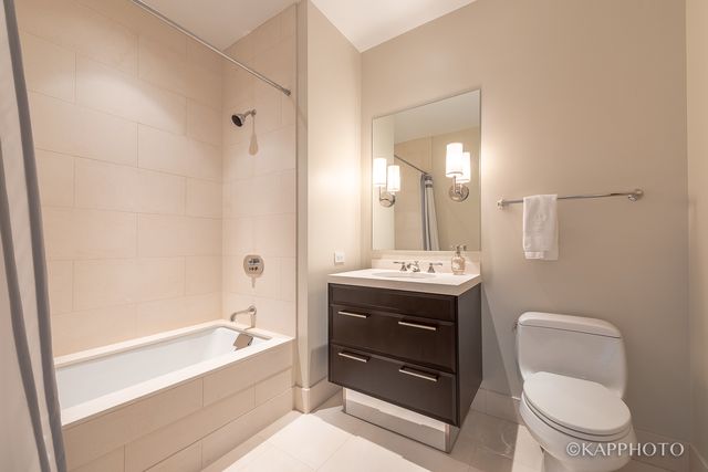 118 E Erie Street 15A, Chicago, IL 60611