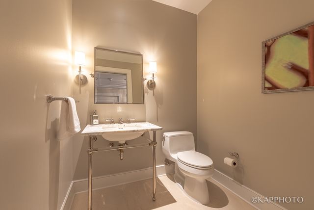118 E Erie Street 15A, Chicago, IL 60611