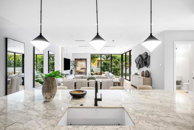 810 Andrews Avenue, Delray Beach, FL 33483