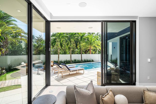 810 Andrews Avenue, Delray Beach, FL 33483