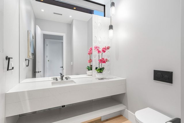 810 Andrews Avenue, Delray Beach, FL 33483