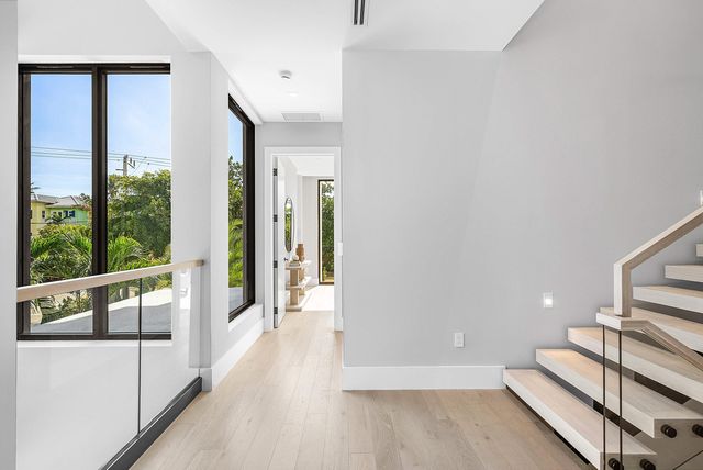 810 Andrews Avenue, Delray Beach, FL 33483