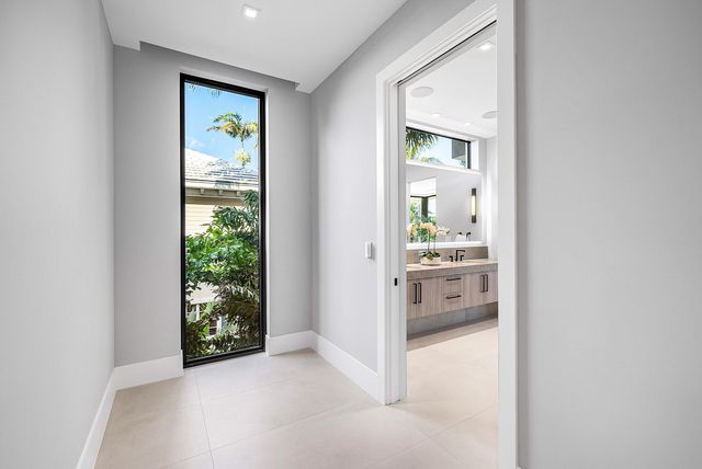 810 Andrews Avenue, Delray Beach, FL 33483