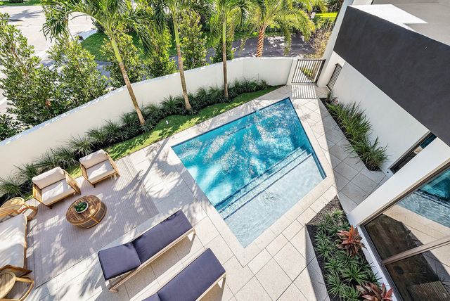 810 Andrews Avenue, Delray Beach, FL 33483