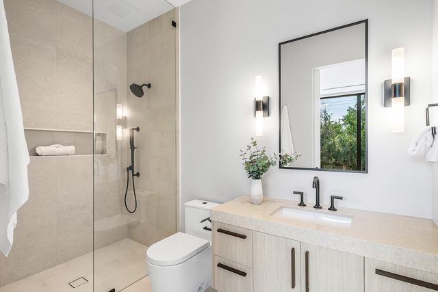 810 Andrews Avenue, Delray Beach, FL 33483