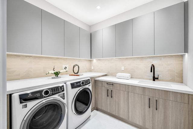 810 Andrews Avenue, Delray Beach, FL 33483