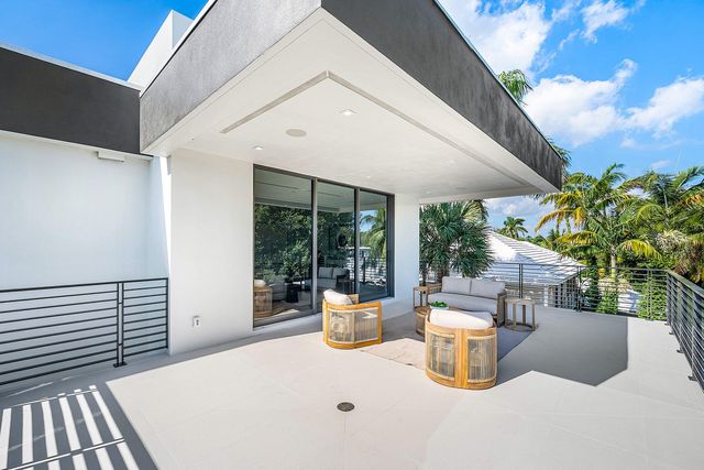 810 Andrews Avenue, Delray Beach, FL 33483