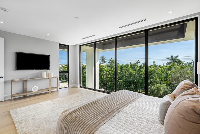 810 Andrews Avenue, Delray Beach, FL 33483