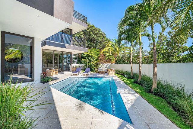 810 Andrews Avenue, Delray Beach, FL 33483