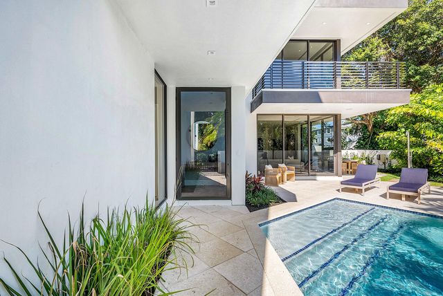 810 Andrews Avenue, Delray Beach, FL 33483