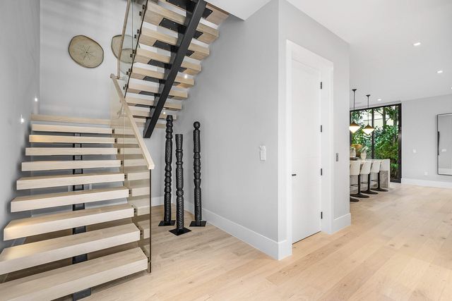 810 Andrews Avenue, Delray Beach, FL 33483