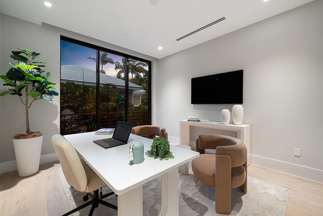 810 Andrews Avenue, Delray Beach, FL 33483