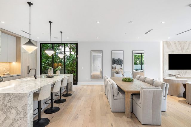 810 Andrews Avenue, Delray Beach, FL 33483