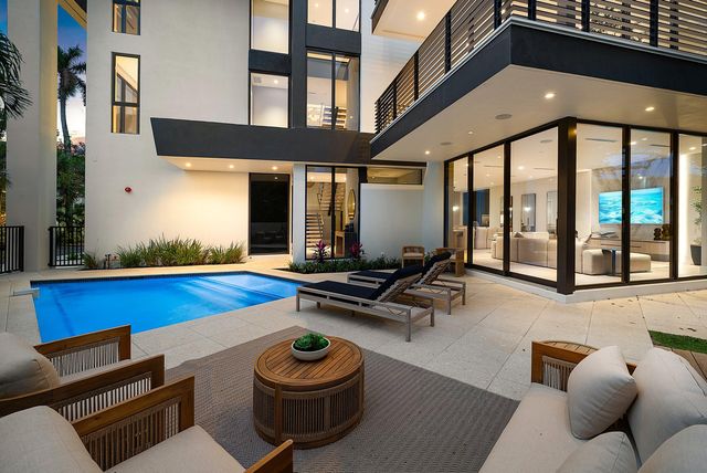 810 Andrews Avenue, Delray Beach, FL 33483