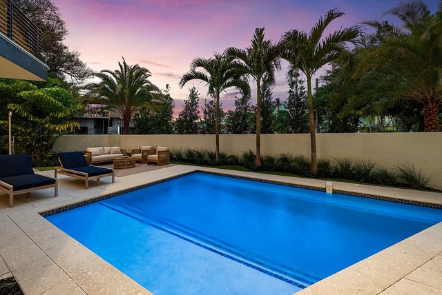 810 Andrews Avenue, Delray Beach, FL 33483