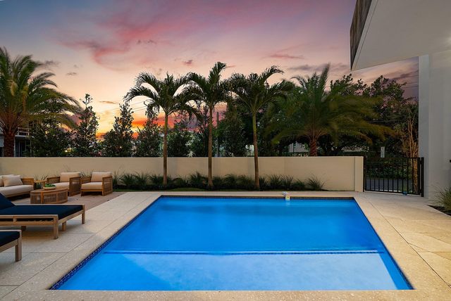 810 Andrews Avenue, Delray Beach, FL 33483