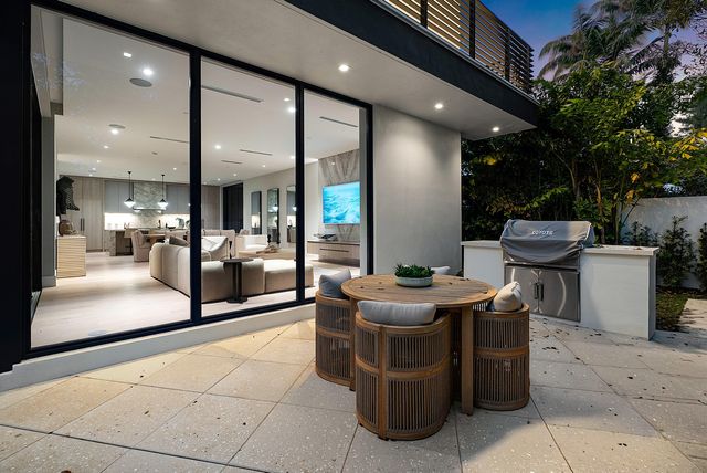 810 Andrews Avenue, Delray Beach, FL 33483