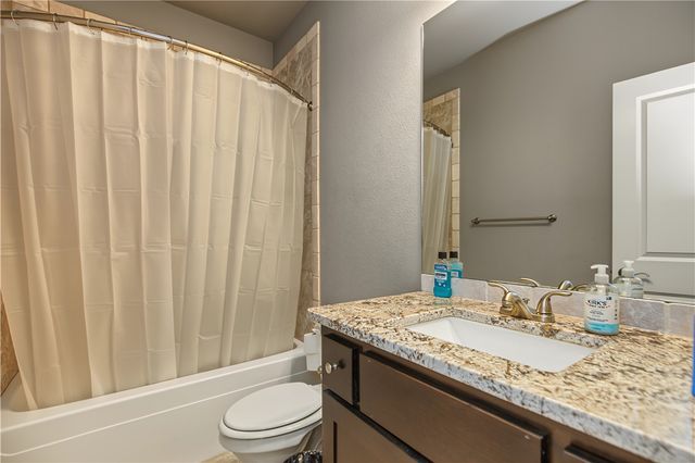 1474 Asbury Lane, Tontitown, AR 72762