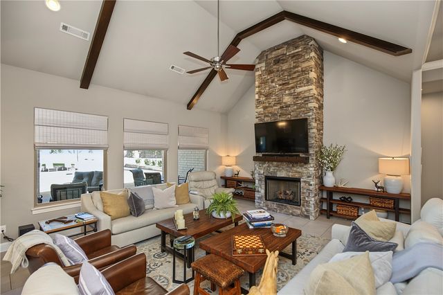 1474 Asbury Lane, Tontitown, AR 72762