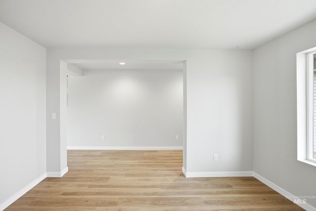 472 Merlin Ct, Middleton, ID 83644