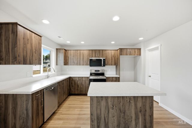 472 Merlin Ct, Middleton, ID 83644