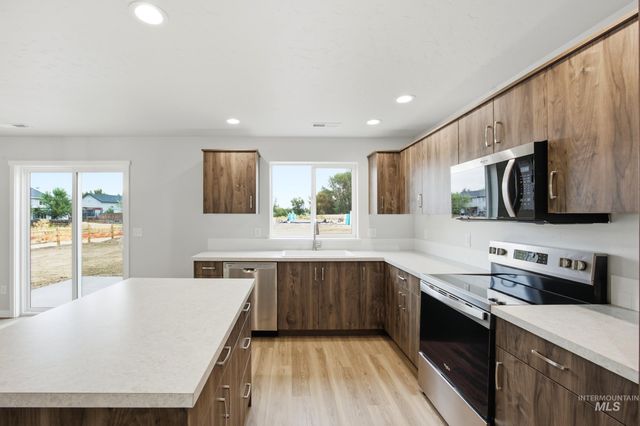 472 Merlin Ct, Middleton, ID 83644