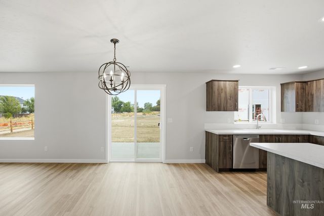 472 Merlin Ct, Middleton, ID 83644