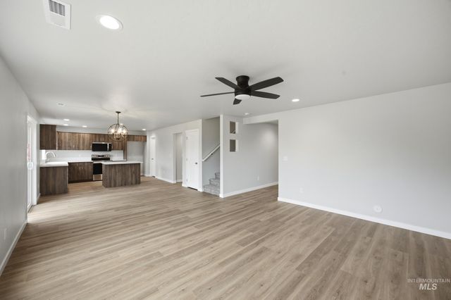 472 Merlin Ct, Middleton, ID 83644