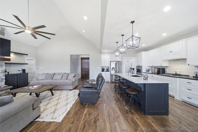 795 Blue Bird Lane, Pryor, OK 74361