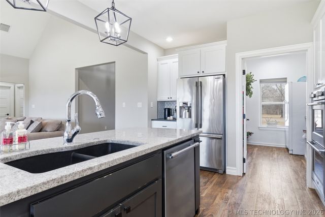 795 Blue Bird Lane, Pryor, OK 74361