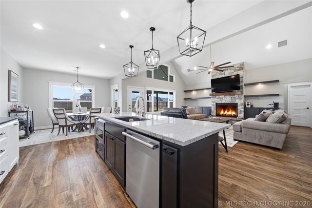 795 Blue Bird Lane, Pryor, OK 74361