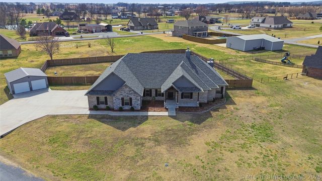795 Blue Bird Lane, Pryor, OK 74361