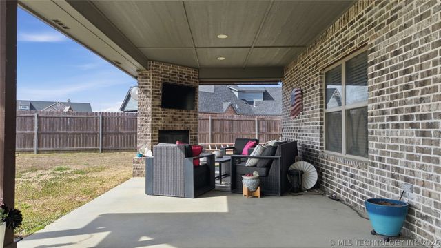 795 Blue Bird Lane, Pryor, OK 74361
