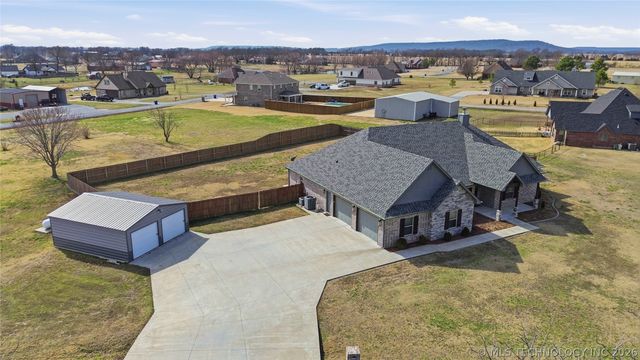 795 Blue Bird Lane, Pryor, OK 74361
