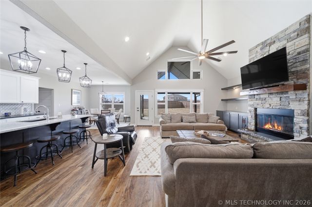 795 Blue Bird Lane, Pryor, OK 74361