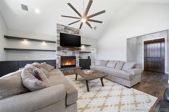 795 Blue Bird Lane, Pryor, OK 74361