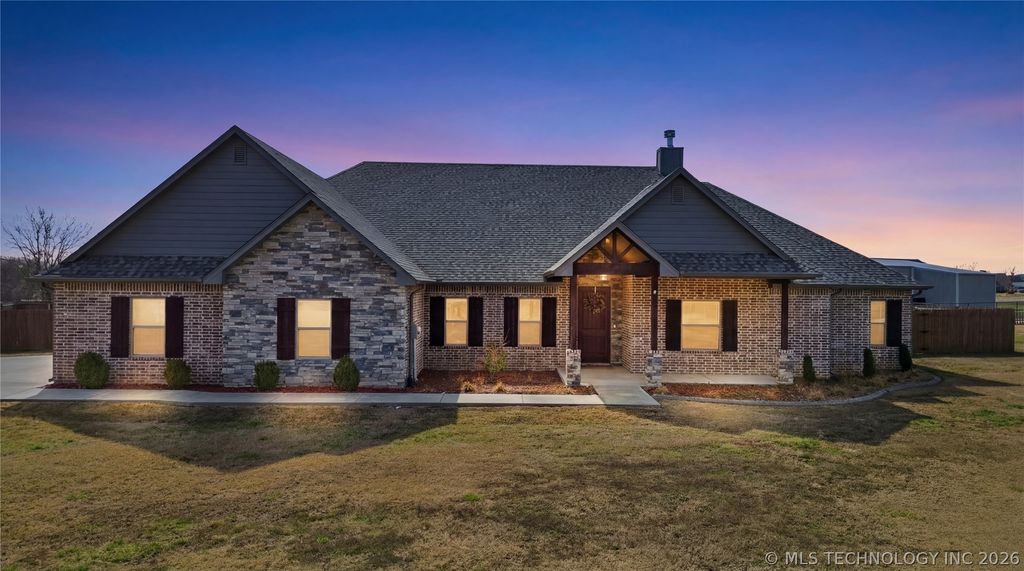 795 Blue Bird Lane, Pryor, OK 74361