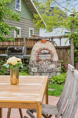 1601 Thomas Avenue, Saint Paul, MN 55104
