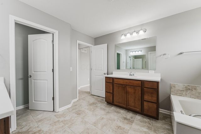 324 Silver Fox Way, Delaware, OH 43015
