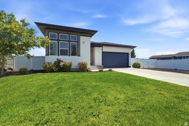 8391 S MEADOWLARK LN, West Jordan, UT 84088
