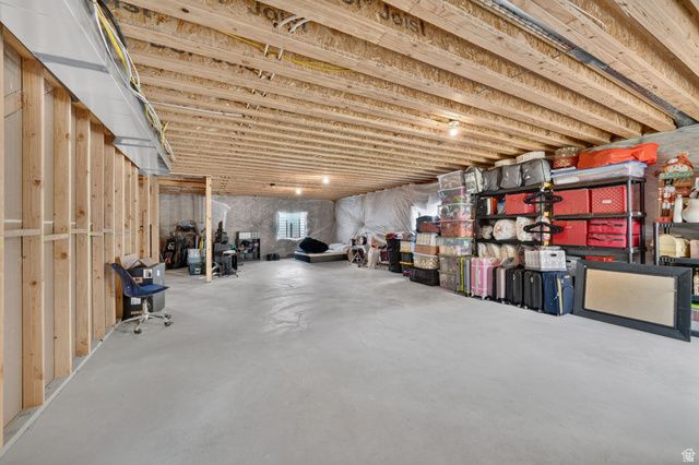 8391 S MEADOWLARK LN, West Jordan, UT 84088