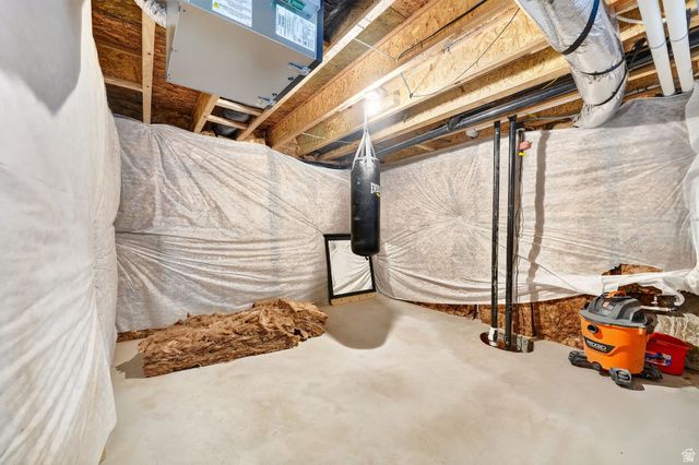8391 S MEADOWLARK LN, West Jordan, UT 84088