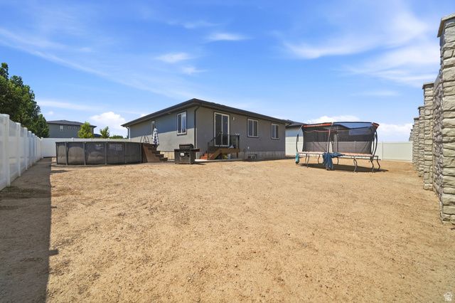 8391 S MEADOWLARK LN, West Jordan, UT 84088