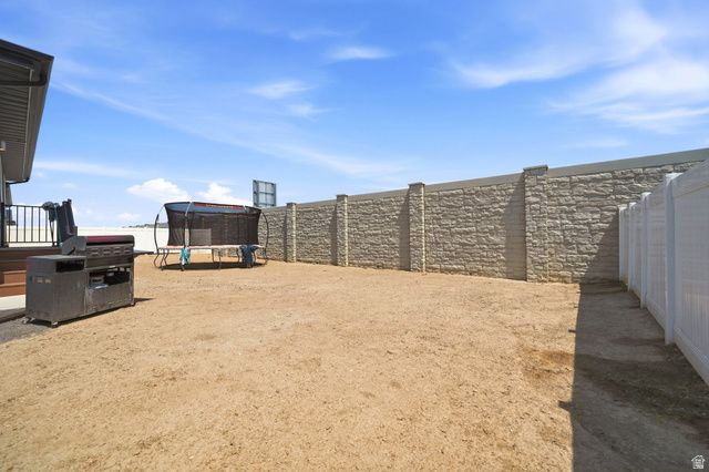 8391 S MEADOWLARK LN, West Jordan, UT 84088