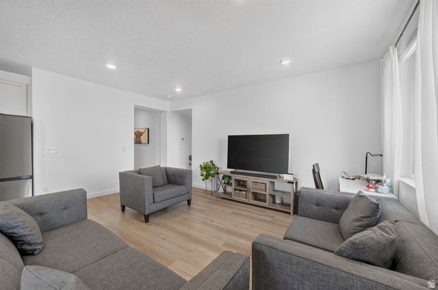 8391 S MEADOWLARK LN, West Jordan, UT 84088