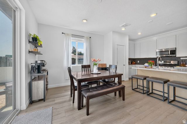 8391 S MEADOWLARK LN, West Jordan, UT 84088
