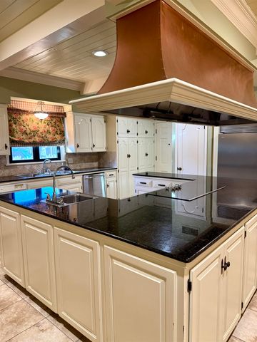 814 Spruce St, Morgan City, LA 70380